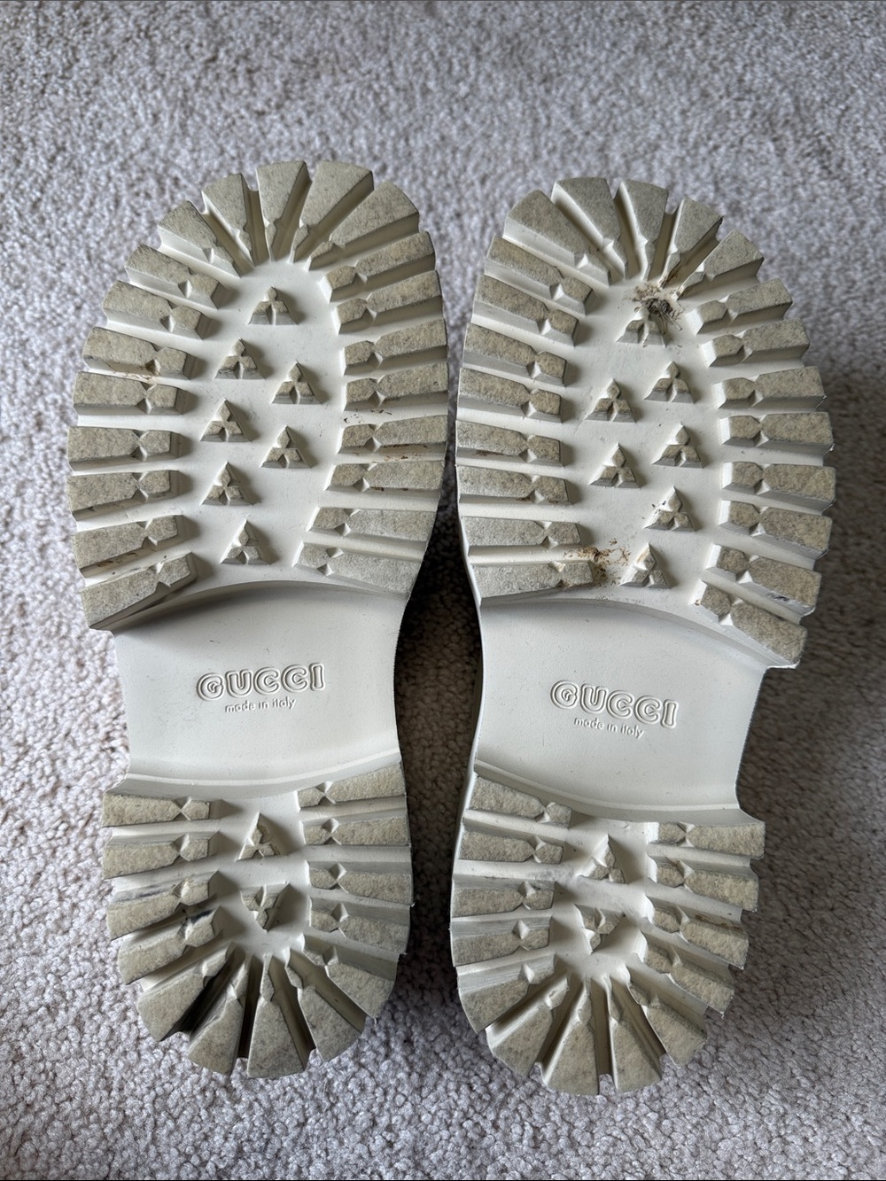Gucci Cream Perforated GG Slide Clogs - Picture 3 of 8